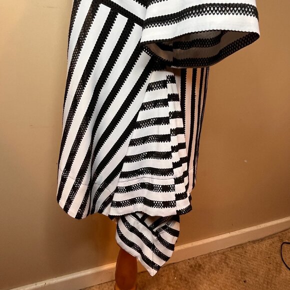 Gracia Statement Shirt with Asymmetrical side detail Size S Stretchy Upscale Top - Picture 10 of 12